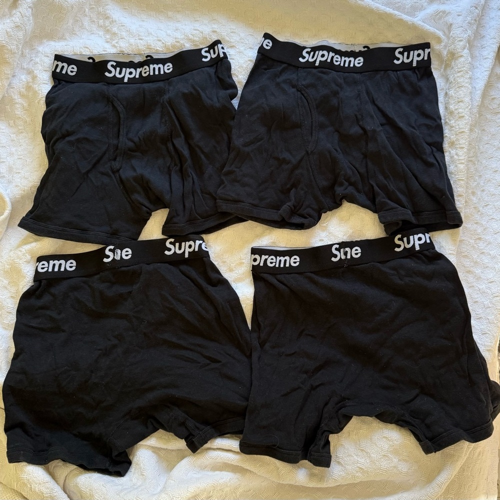 NEVER WORN/ Supreme Boxers- 4 Pack Size Small